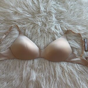Skims Wireless Push up Bra Sand Size 36DDD